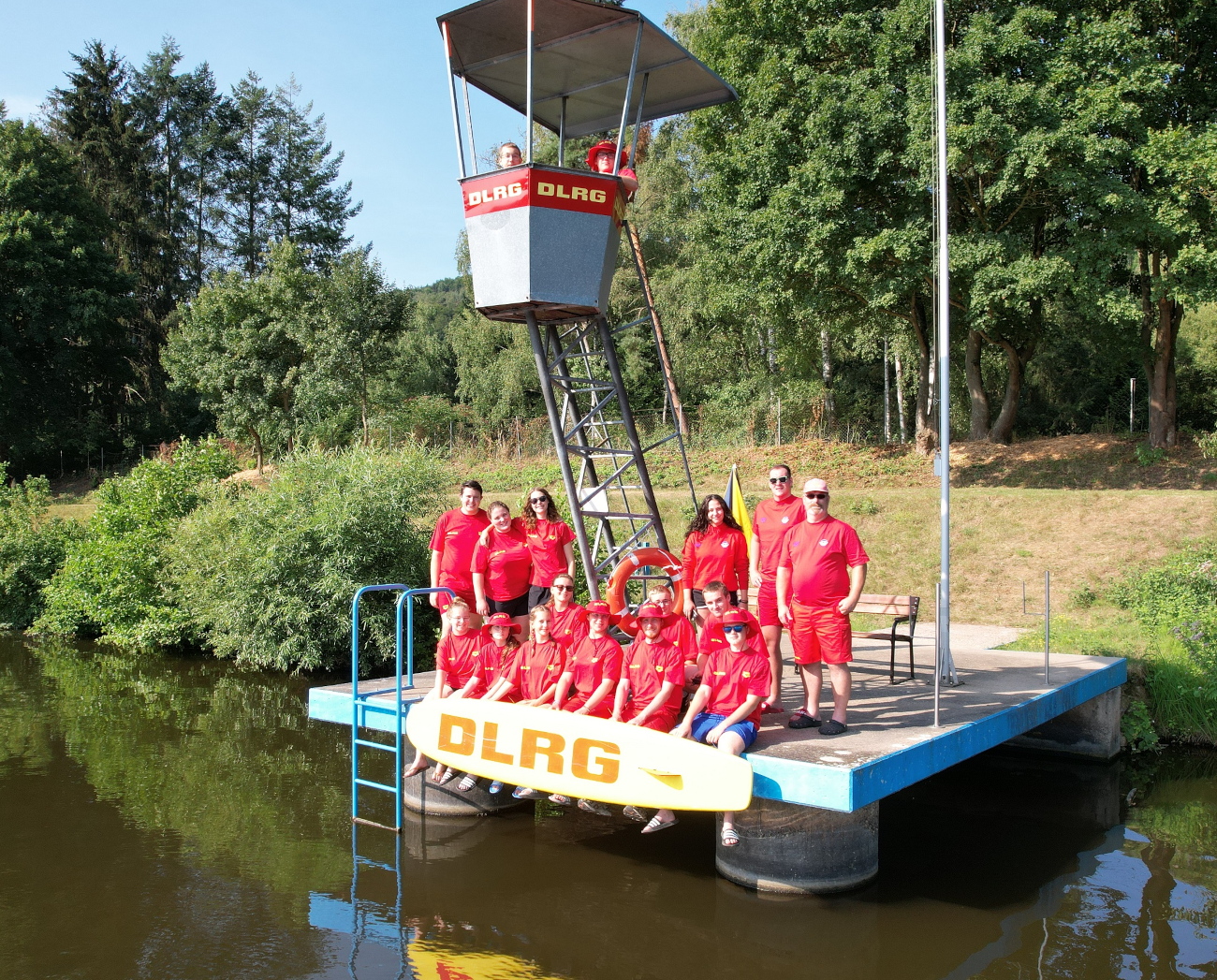 Die Rettungsschwimmerinnen und -schwimmer der DLRG Osterburken am Freudenberger Badesee